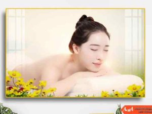 Tranh treo tường Spa cô gái thư giãn massage body AmiA 0103262024